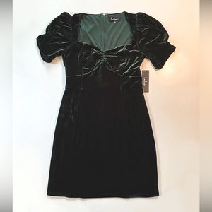 Lulu’s Green Velvet Puff-Sleeve Mini Dress *NWT* (S)